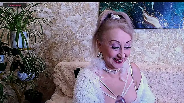  Sara  Smith  online show from 02/22/26, 11:01