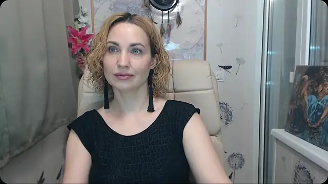 KatrinAlluring online show from 10/28/25, 04:24