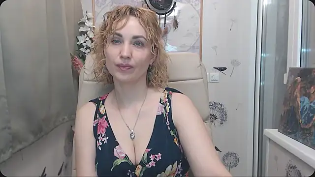 Snapshot of KatrinAlluring chatting on 10/14/25, 04:24 KatrinAlluring online show from 10/14/25, 04:24