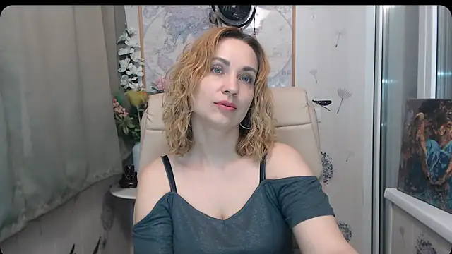 Snapshot of KatrinAlluring chatting on 02/16/26, 04:44 KatrinAlluring online show from 02/16/26, 04:44