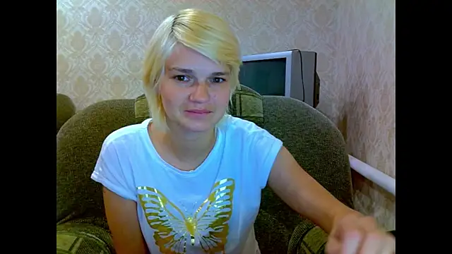 SaraSnow  online show from 11/10/25, 08:03