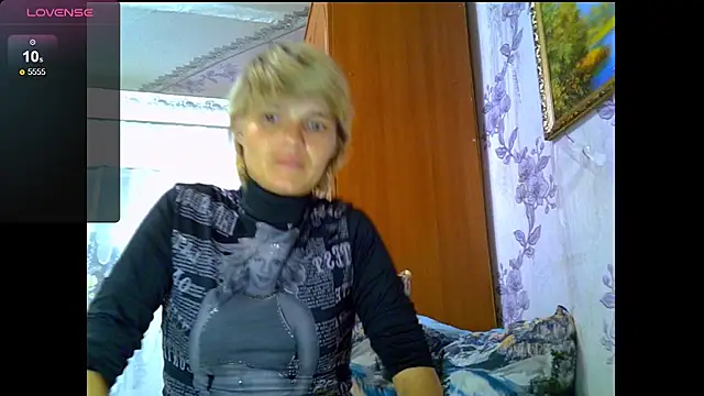 Snapshot of SaraSnow_ chatting on 09/22/25, 05:41 SaraSnow  online show from 09/22/25, 05:41