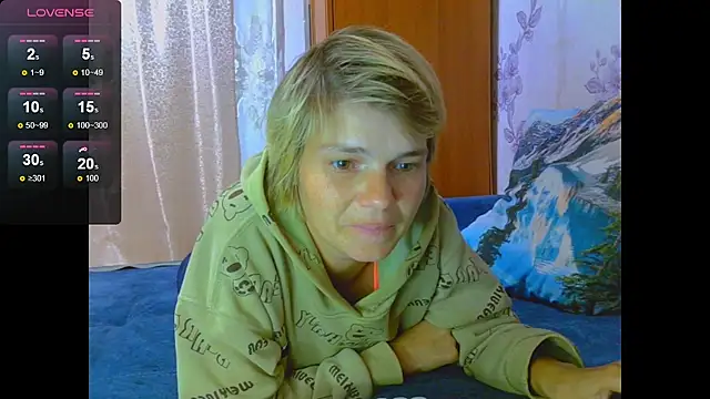 Snapshot of SaraSnow_ chatting on 09/11/25, 07:47 SaraSnow  online show from 09/11/25, 07:47