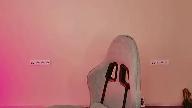 Yoka paradoXXX online show from 02/08/26, 09:18