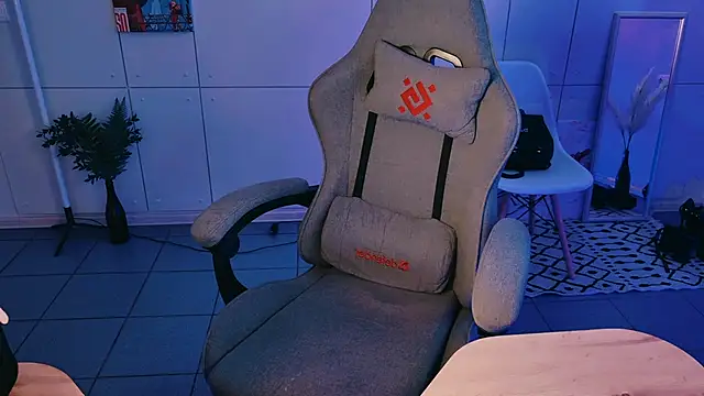 Yoka paradoXXX online show from 04/12/26, 10:18