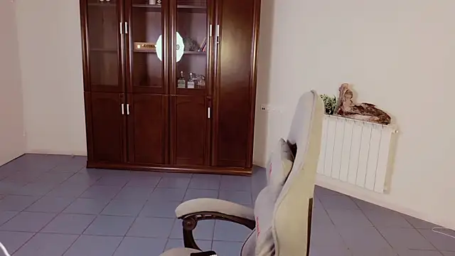 Yoka paradoXXX online show from 11/25/25, 05:08