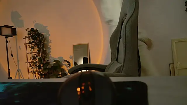 Yoka paradoXXX online show from 10/31/25, 05:15