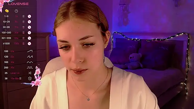 Leila Vanilla online show from 10/07/25, 04:30