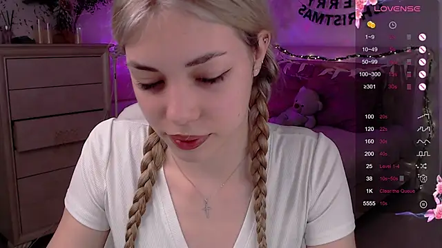 Snapshot of Leila_Vanilla chatting on 01/08/26, 02:50 Leila Vanilla online show from 01/08/26, 02:50