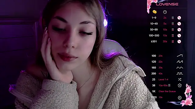 Leila Vanilla online show from 11/11/25, 02:17