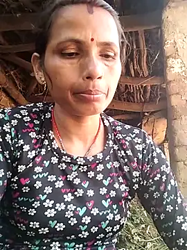Snapshot of KIRTI12_HOT chatting on 10/02/25, 06:39 KIRTI12 HOT online show from 10/02/25, 06:39
