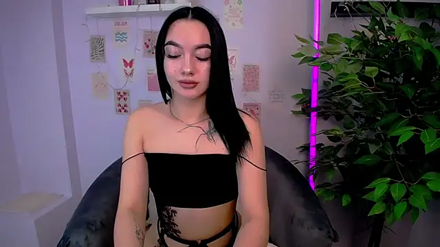 MonicaTess online show from 11/14/25, 03:54