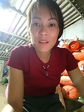 Yumyum kiw online show from 10/13/25, 12:51