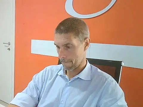 Snapshot of max79ve31 chatting on 09/11/25, 09:20 max79ve31 online show from 09/11/25, 09:20