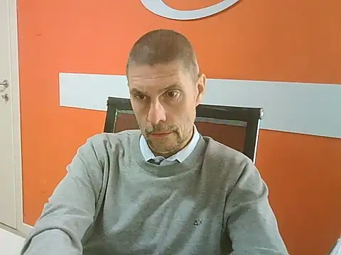 Snapshot of max79ve31 chatting on 10/07/25, 11:33 max79ve31 online show from 10/07/25, 11:33