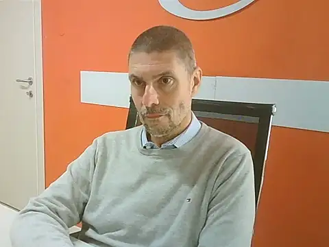 Snapshot of max79ve31 chatting on 10/09/25, 11:22 max79ve31 online show from 10/09/25, 11:22