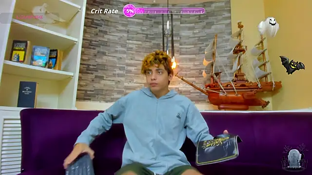 Snapshot of PoisonGuys chatting on 11/09/25, 12:14 PoisonGuys online show from 11/09/25, 12:14