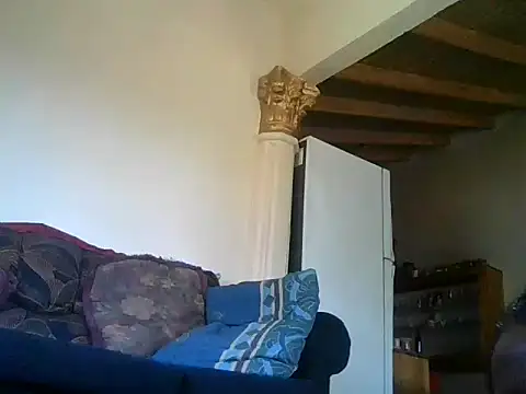 Snapshot of Irresistiblediva chatting on 09/17/25, 06:21 Irresistiblediva online show from 09/17/25, 06:21