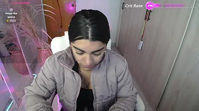 Snapshot of amarasilk_ chatting on 11/19/25, 12:38 amarasilk online show from 11/19/25, 12:38