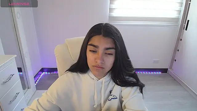 amarasilk  online show from 04/11/26, 05:16