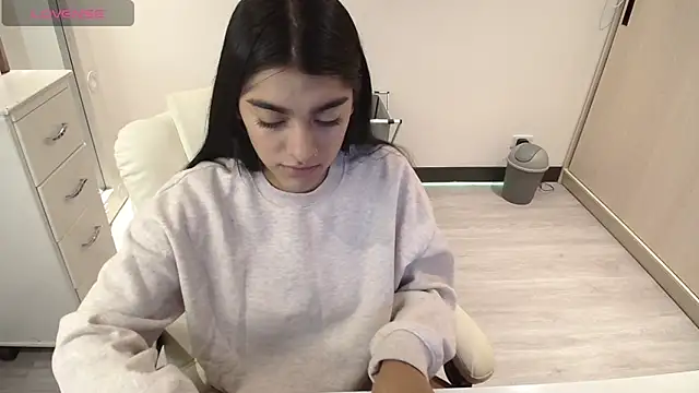 amarasilk  online show from 01/09/26, 02:18