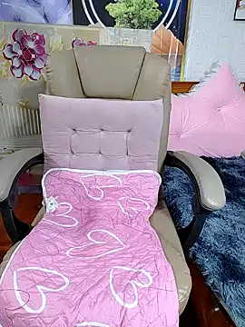 LadyMaiMai online show from 10/19/25, 04:04