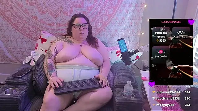 brookenicole3003 online show from 05/09/26, 04:43