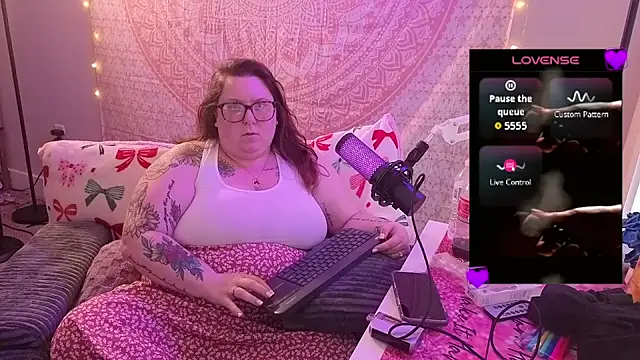 brookenicole3003 online show from 05/01/26, 10:15