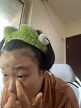 Snapshot of Fengbaby-555 chatting on 11/25/25, 05:52 Fengbaby-555 online show from 11/25/25, 05:52