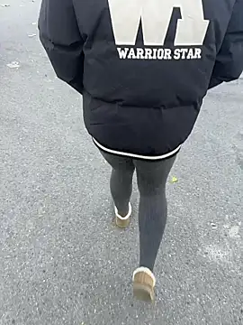 Snapshot of Fengbaby-555 chatting on 11/30/25, 07:31 Fengbaby-555 online show from 11/30/25, 07:31