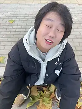 Snapshot of Fengbaby-555 chatting on 11/29/25, 05:18 Fengbaby-555 online show from 11/29/25, 05:18