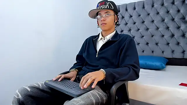 MARSHALL SPENCER online show from 12/04/25, 01:21