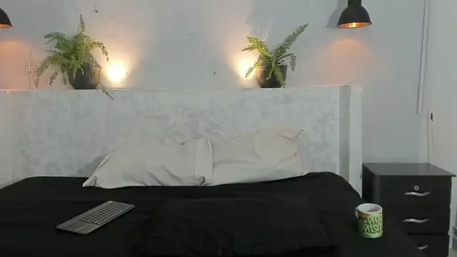 johan miller0 online show from 11/12/25, 10:52