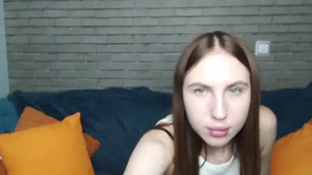 Snapshot of MellinGiG chatting on 10/13/25, 05:14 MellinGiG online show from 10/13/25, 05:14