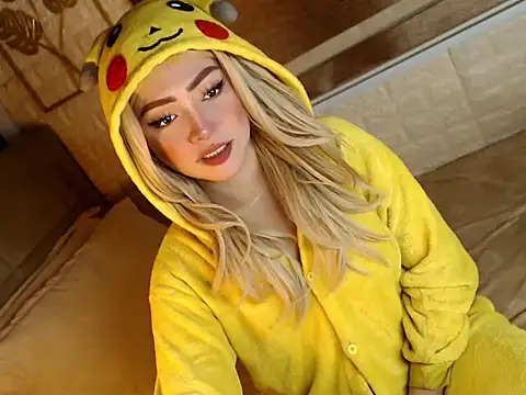 yourdevilsweettsx online show from 10/31/25, 11:18