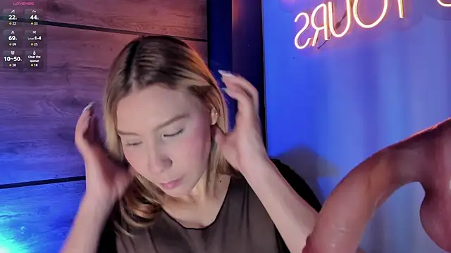 alyamonroe online show from 11/21/25, 10:36