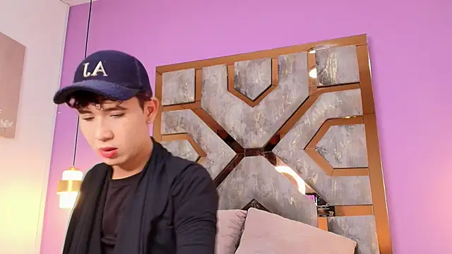 Electra Gosselin online show from 10/22/25, 12:15