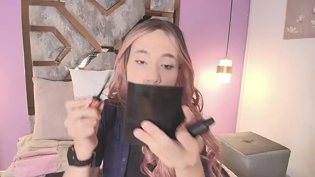 Electra Gosselin online show from 10/03/25, 11:45