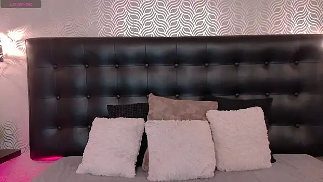 NaiaraMasson  online show from 04/13/26, 12:20