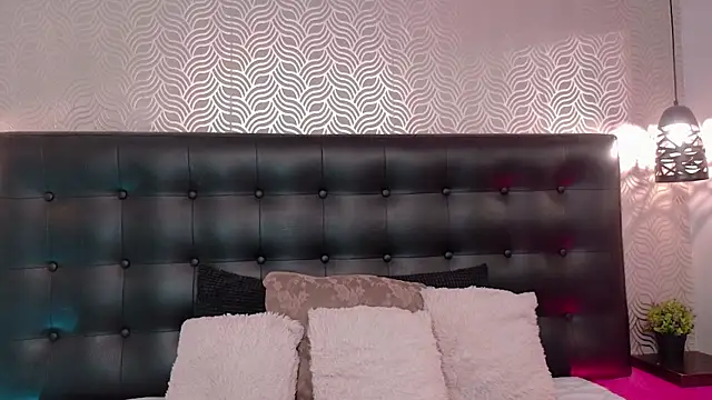 NaiaraMasson  online show from 04/10/26, 12:12