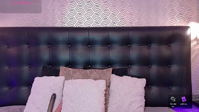 NaiaraMasson  online show from 11/08/25, 12:09