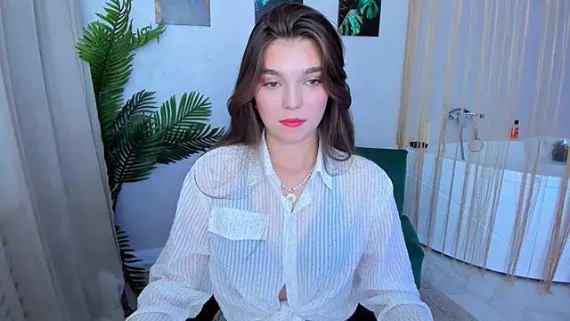 DivineAmour online show from 11/08/25, 04:16