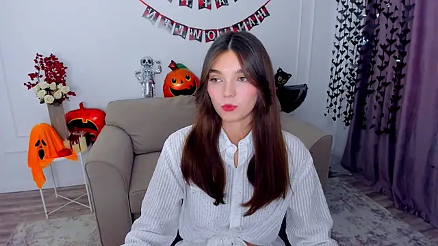 Snapshot of DivineAmour chatting on 10/17/25, 11:23 DivineAmour online show from 10/17/25, 11:23