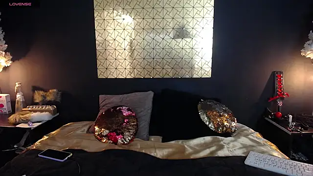 Snapshot of kinky_momm chatting on 03/21/26, 04:44 kinky momm online show from 03/21/26, 04:44