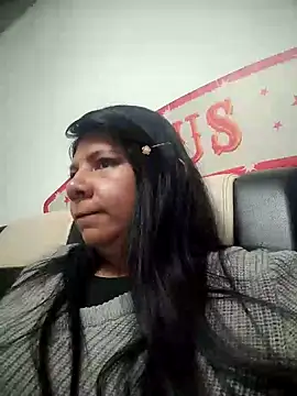 kinky momm online show from 11/05/25, 01:14