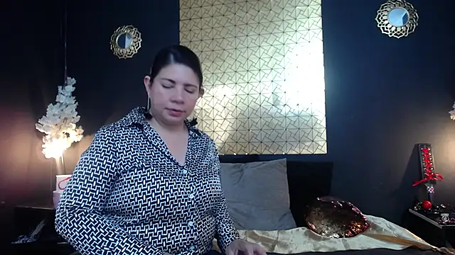 Snapshot of kinky_momm chatting on 04/07/26, 03:47 kinky momm online show from 04/07/26, 03:47