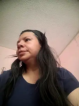 Snapshot of kinky_momm chatting on 02/12/26, 02:50 kinky momm online show from 02/12/26, 02:50