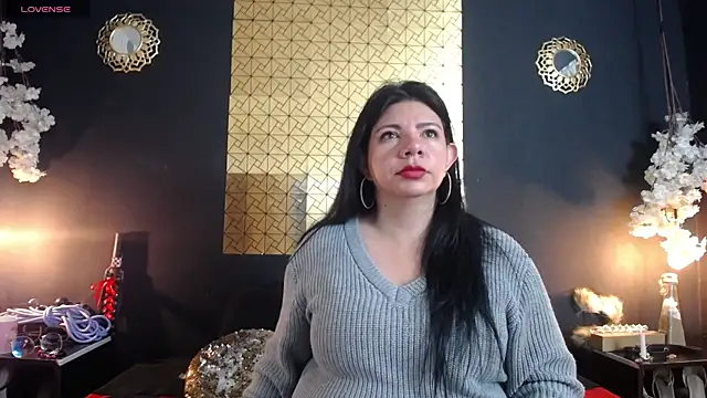 kinky momm online show from 11/28/25, 01:44