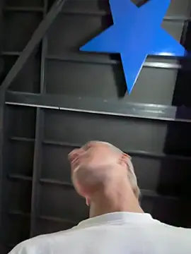 Boy hot- online show from 03/04/26, 11:23