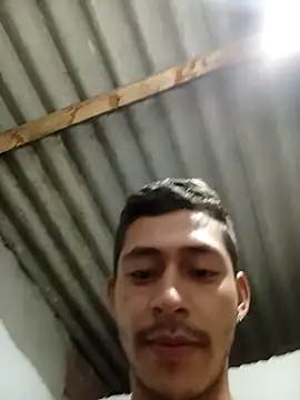 Boy hot- online show from 10/02/25, 11:13